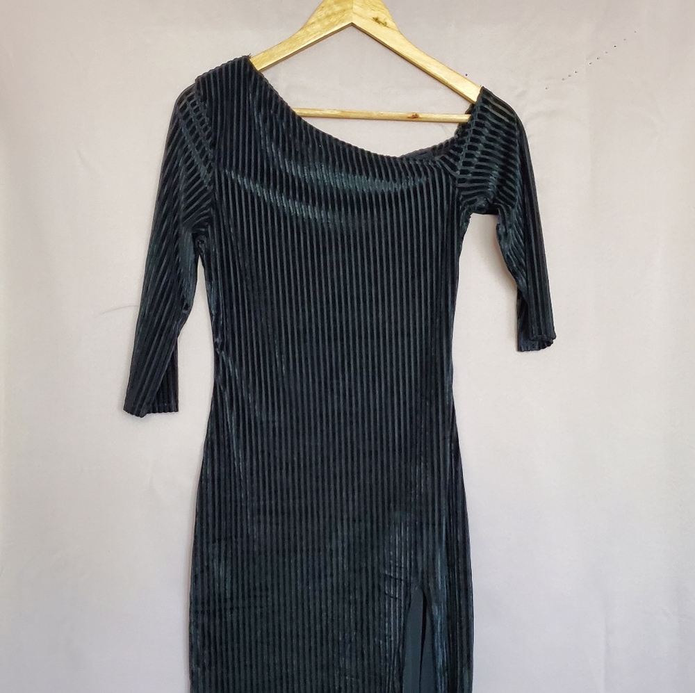 Dress - Picture 6 of 6